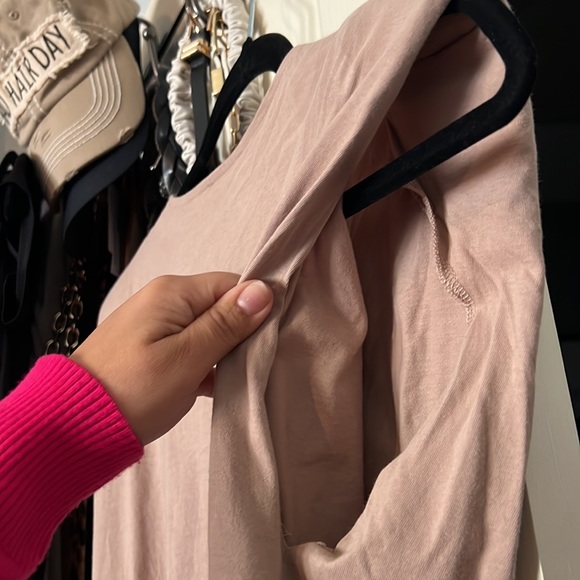 Tan dress with shoulder pads - Picture 5 of 6